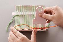 Load image into Gallery viewer, Clover Mini Weaving Loom