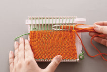 Load image into Gallery viewer, Clover Mini Weaving Loom
