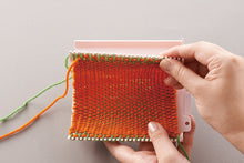 Load image into Gallery viewer, Clover Mini Weaving Loom