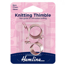 Load image into Gallery viewer, Hemline Knitting thimble: Yarn Guide for two colour knitting
