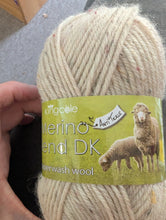 Load image into Gallery viewer, Kingcole Merino Blend D.K

