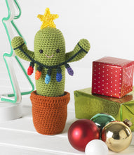 Load image into Gallery viewer, Christmas Crochet Book 6
