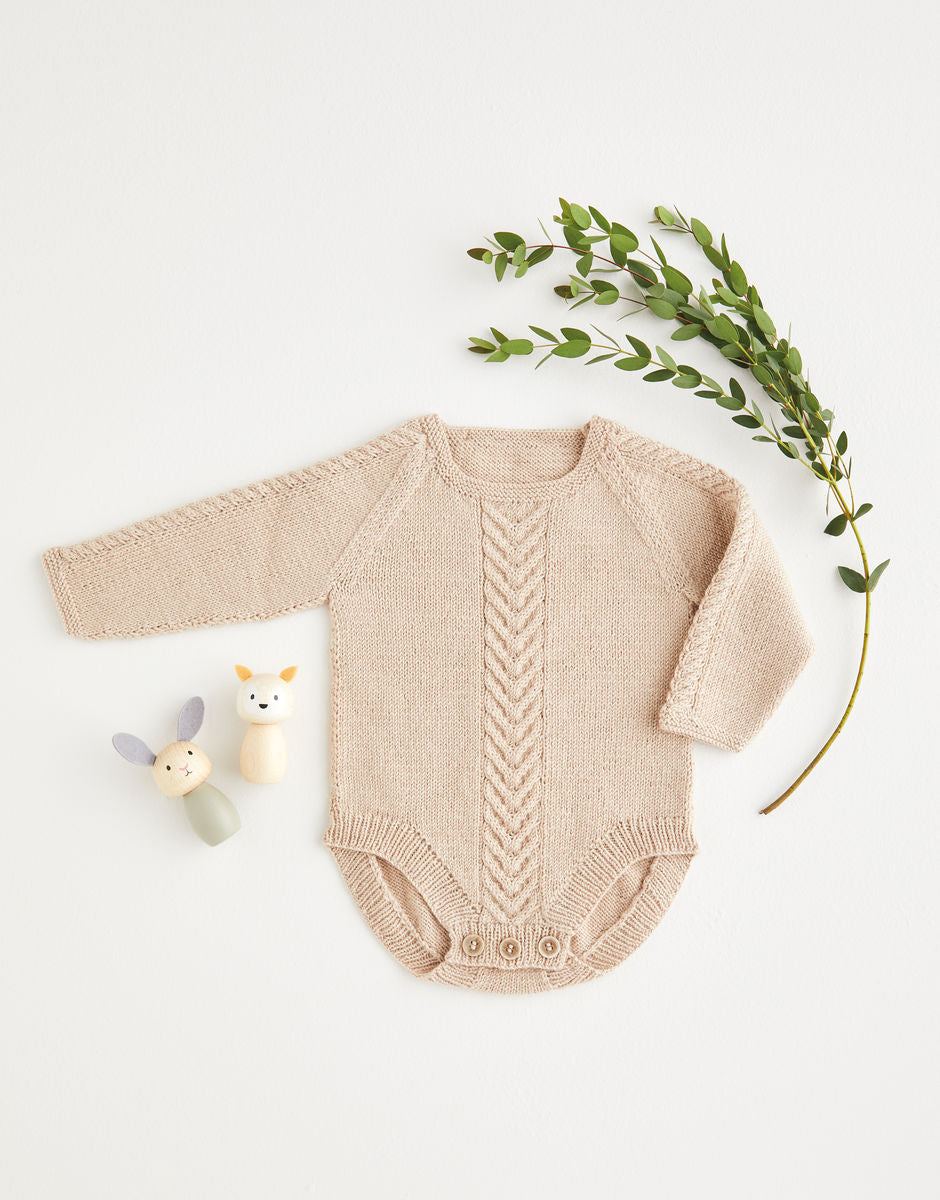 Sirdar Pattern 5389: baby all in one